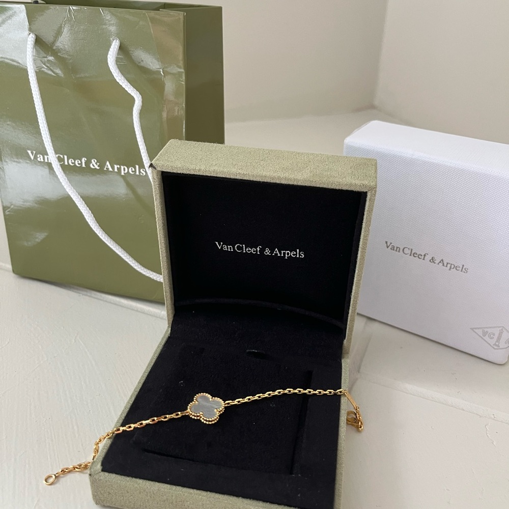 Van Cleef and Arpels Alhambra Clover Bracelet - Gold
